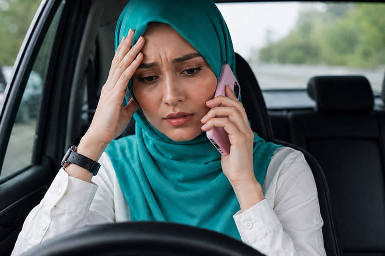 Customer calling BateriLaju when the battery is dead